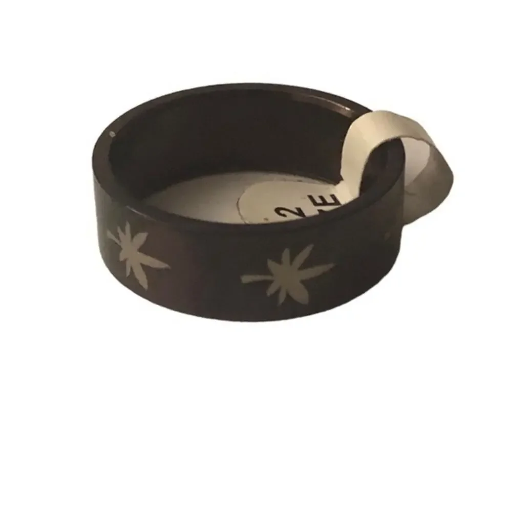 Stainless steel‎ weed leaf ring size 12